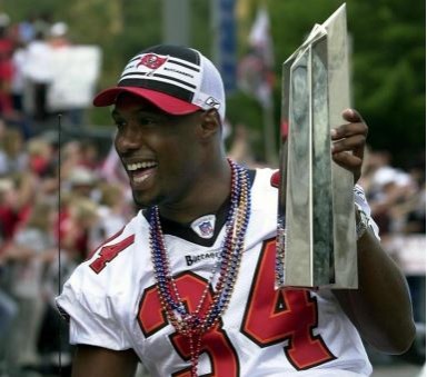 Come Meet "Dexter Jackson" First Super Bowl MVP Player